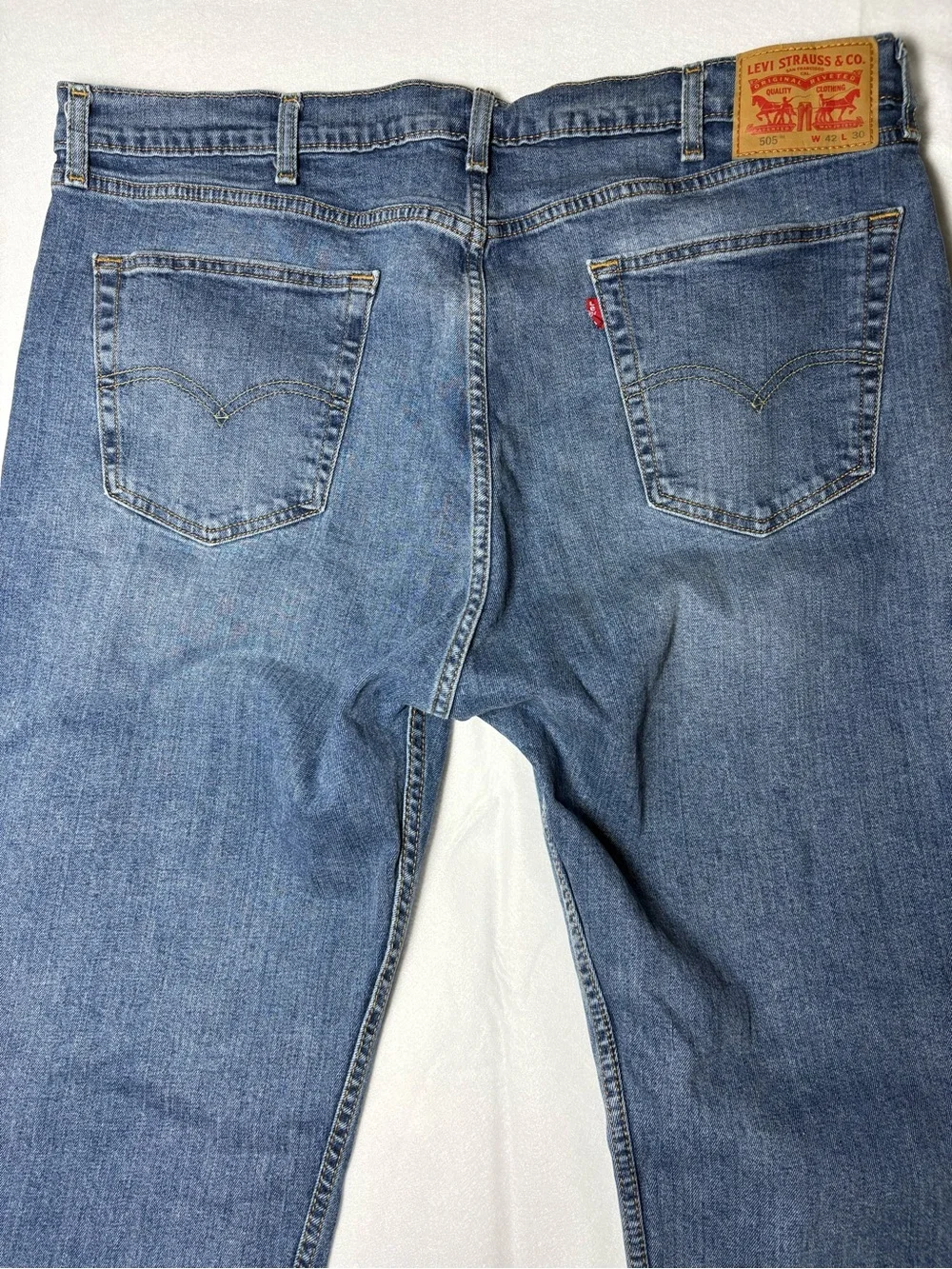Levi's 505 Men's Size 42X30 Straight Leg Jeans Medium Wash Denim Exceptional